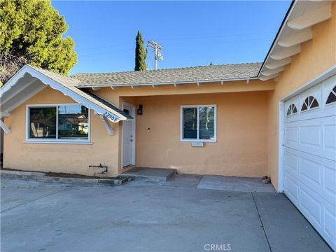 Photo of 22908 Lull St, Canoga Park, CA 91304 (MLS # SR26083438)