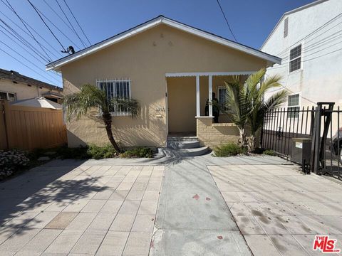 Photo of 10923 S Inglewood Avenue, Inglewood, CA 90304 (MLS # 26655477)