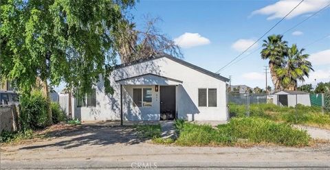 Photo of 475 Transit Ave, Riverside, CA 92507 (MLS # CV26096659)