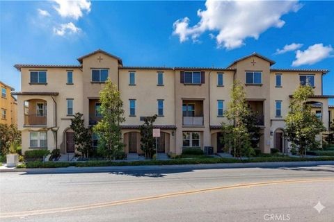 Photo of 120 S Pacific Avenue S #39, Santa Ana, CA 92703 (MLS # OC26066392)