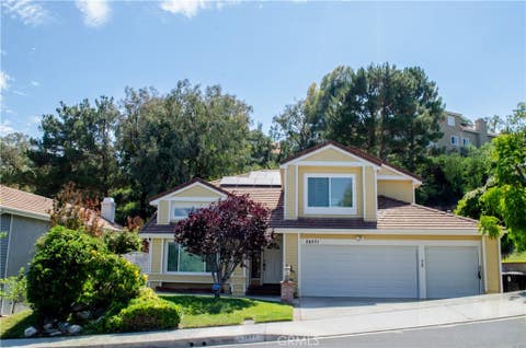 Photo of 24371 Crestview Drive, Newhall, CA 91321 (MLS # SR26140237)