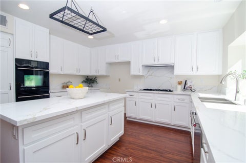 Photo of 24371 Crestview Drive, Newhall, CA 91321 (MLS # SR26140237)