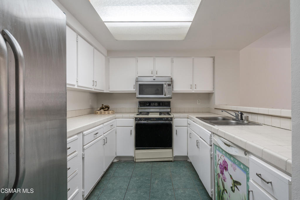 4240 Lost Hills Road 3302