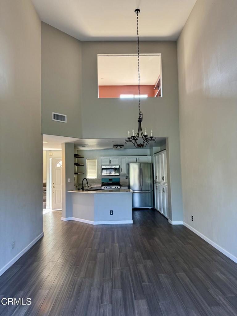 Don't miss out on this beautiful condominium located in the lovely city of Newbury Park. This home has three bedrooms, two full baths and one half bath. Updated kitchen countertop with a brand new stove oven and a stainless-steel refrigerator. A part of a great school district with nearby schools like Sequoia Middle School. A gated garage with two assigned parking spaces and guest parking in front. Community features like a spa and fantastic gym.