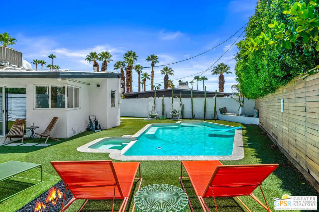 Photo of 1655 Tamarisk Road, Palm Springs, CA 92262 (MLS # 25621249PS)