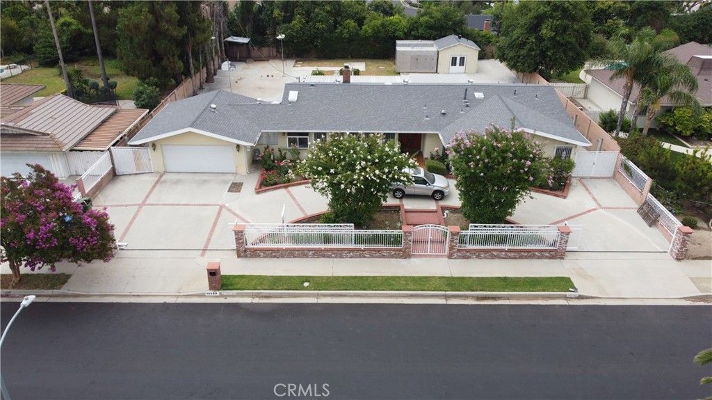 Photo of 19128 Prairie Street, Northridge, CA 91324 (MLS # SR25157715)