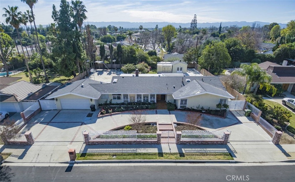 Beautiful home for sales in quite, premium area in Northridge . To live, to invest or maybe both with any ideals your desires. Property has a lot of potential for developments. Wide front footage with circular driveway, double doors entrance, and room for RV parking. Huge backyard with two storage units, a cute tea house or hobby room surround with open land.
Single story home offering 4 bedroom, 3 baths, bonus room, enclosed patio, remodeled kitchen. Property needs some upgrades.