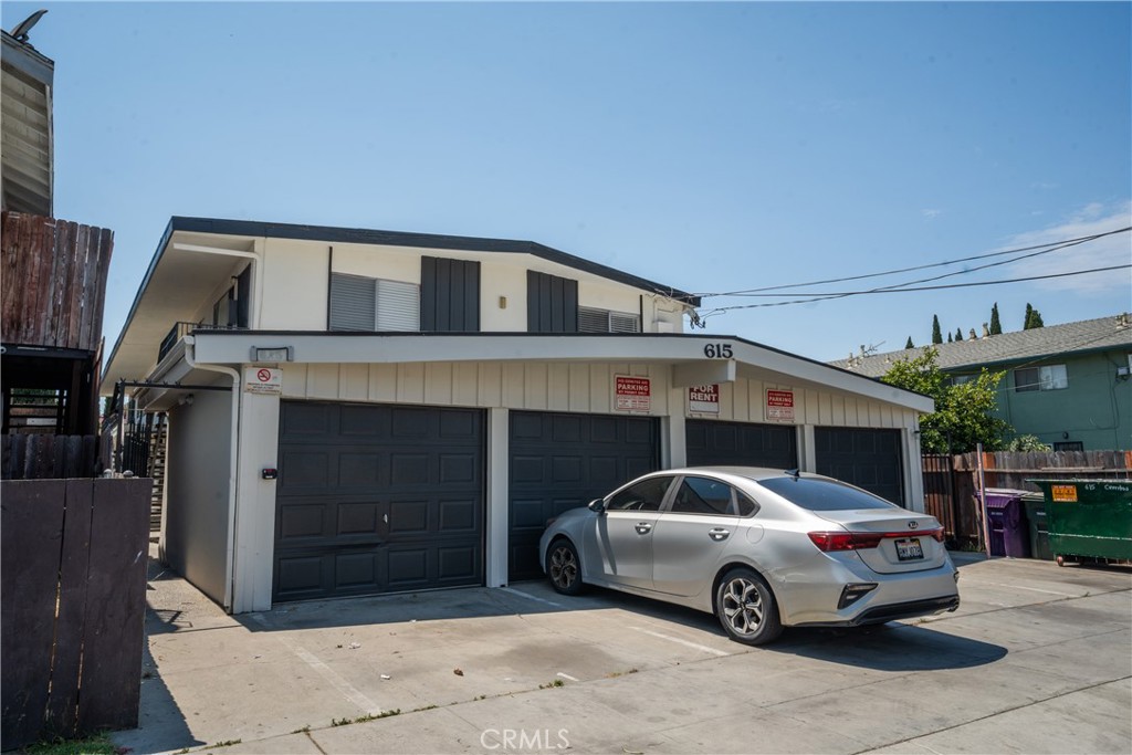 615 Cerritos Avenue