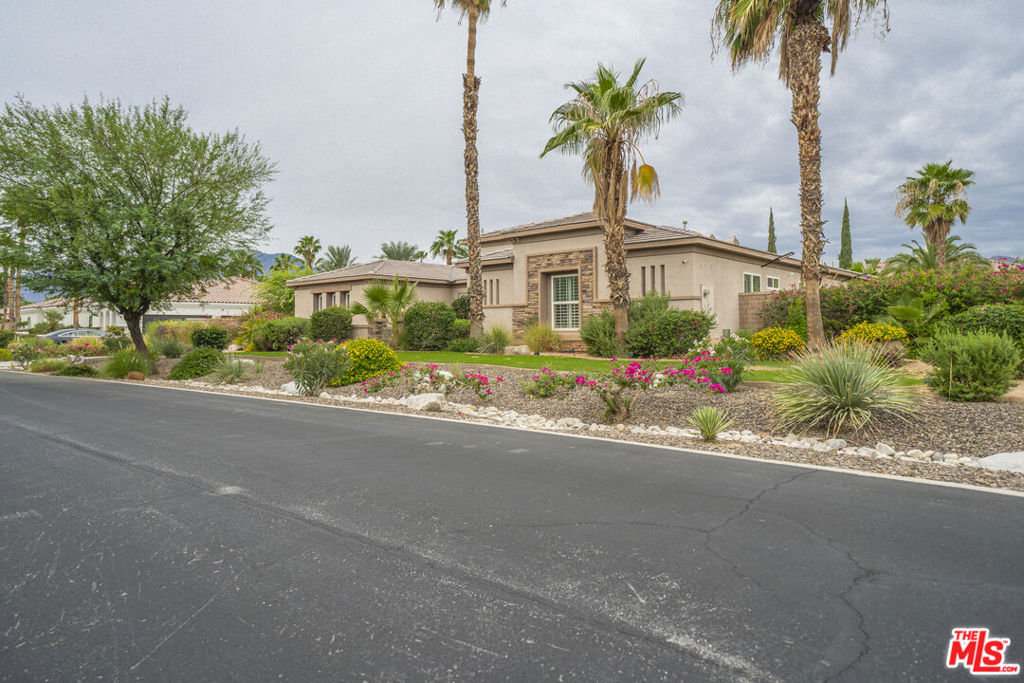 49587 Gila River Street