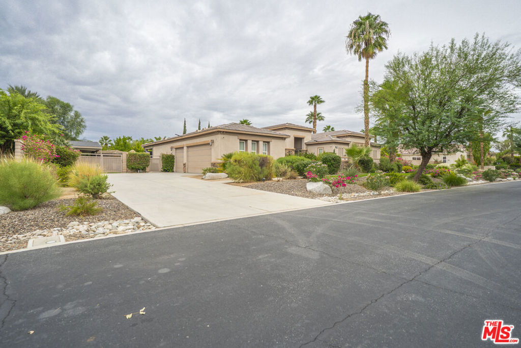 49587 Gila River Street