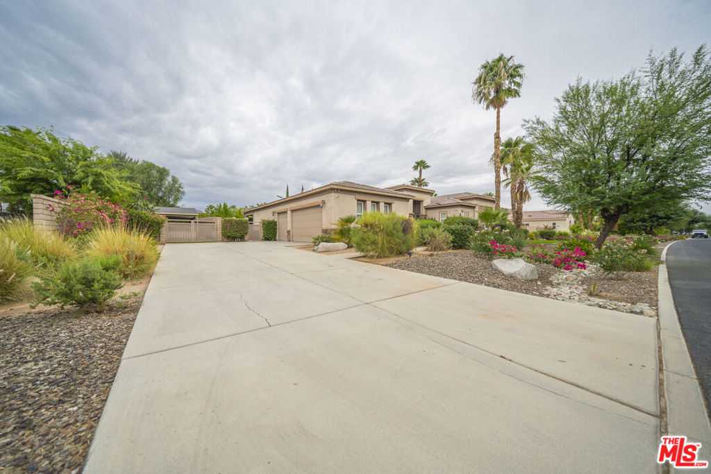 49587 Gila River Street