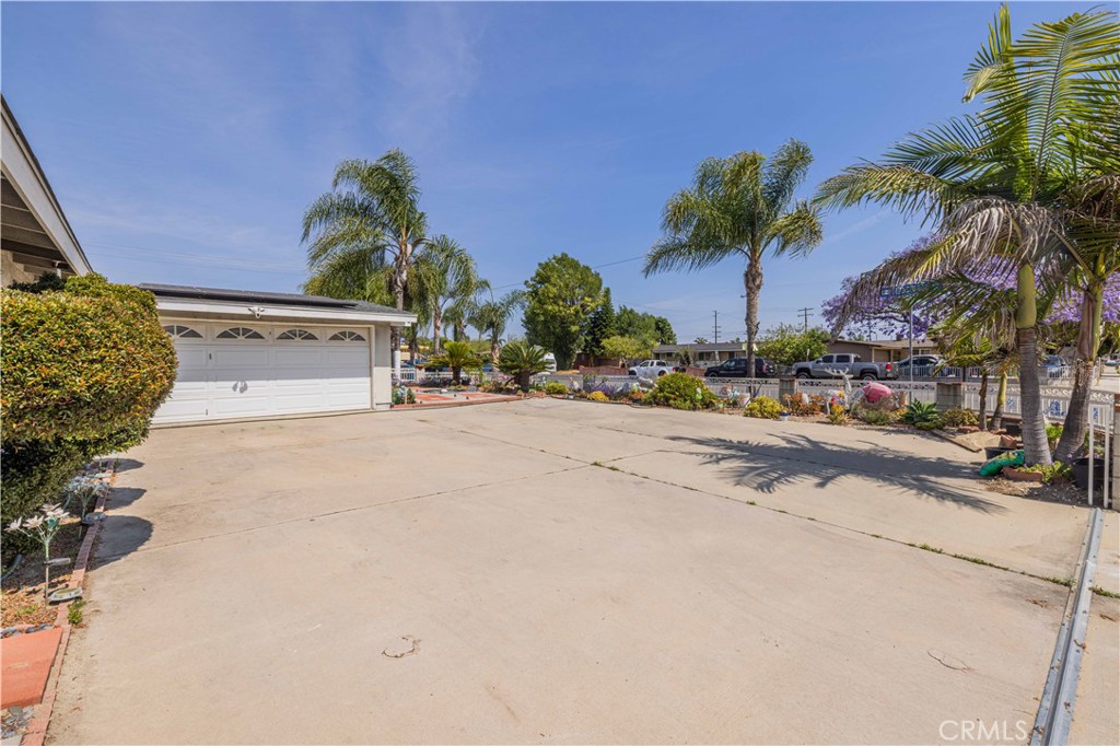 7911 Orangewood Avenue