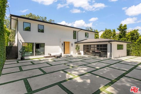 Photo of 17045 Otsego Street, Encino, CA 91316 (MLS # 25630877)