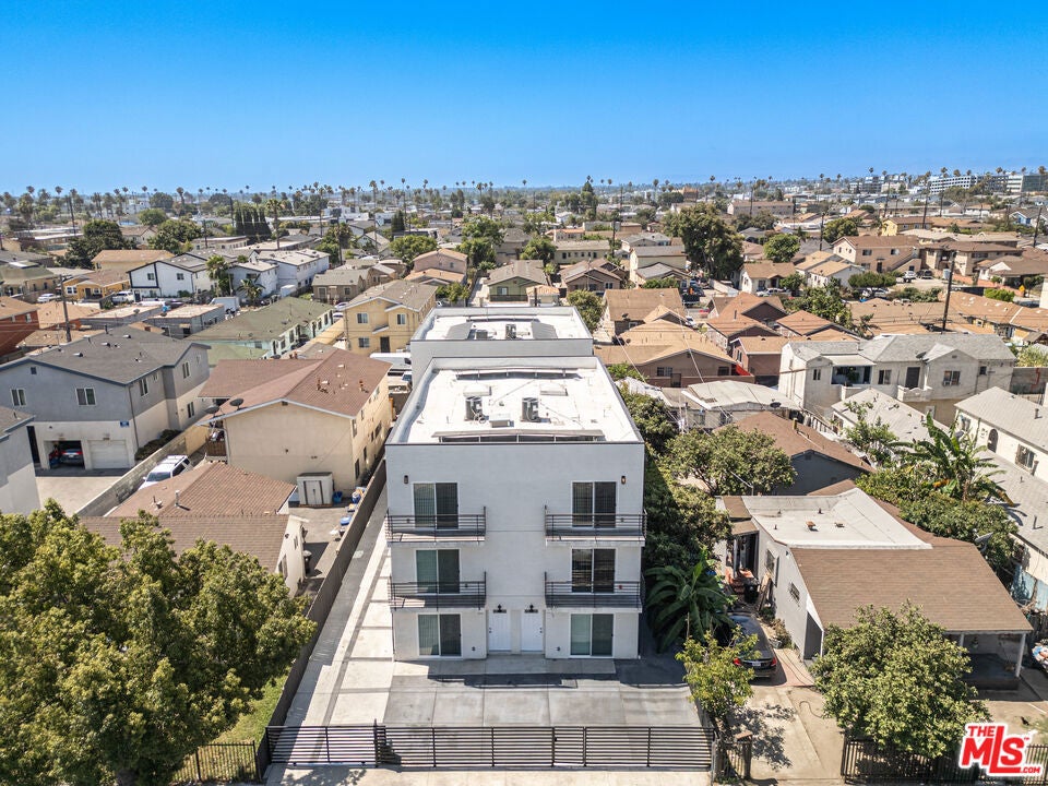 636 W 76th Street