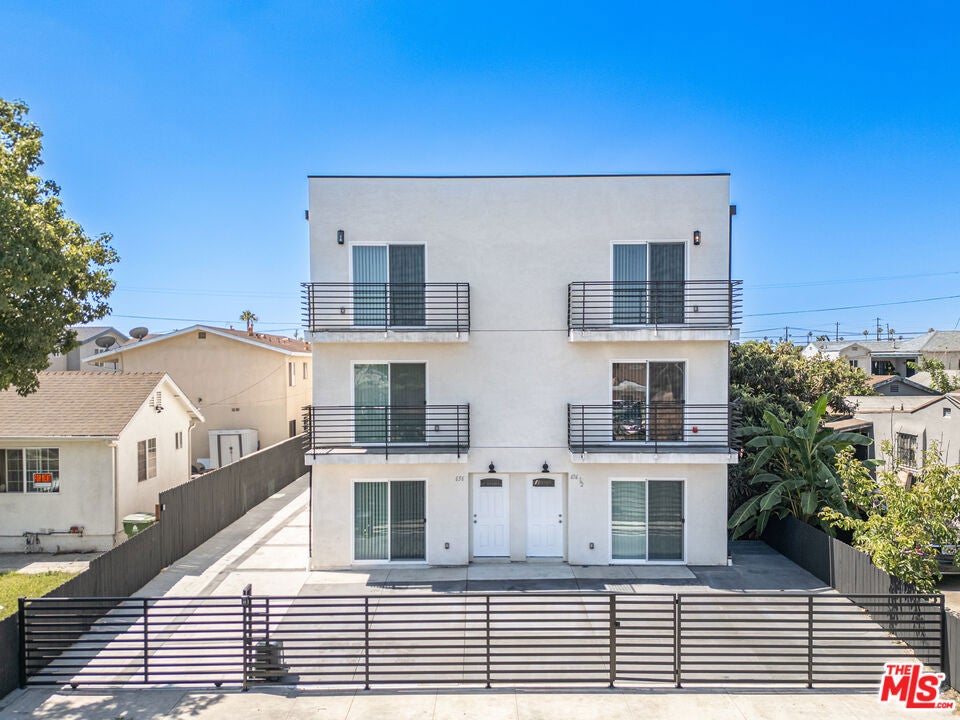 636 W 76th Street