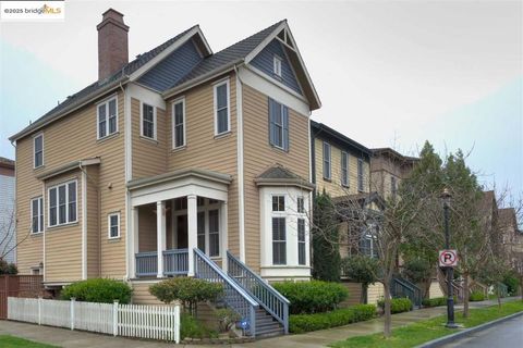 Photo of 2054 CLARK ST, Hercules, CA 94547 (MLS # 41119511)