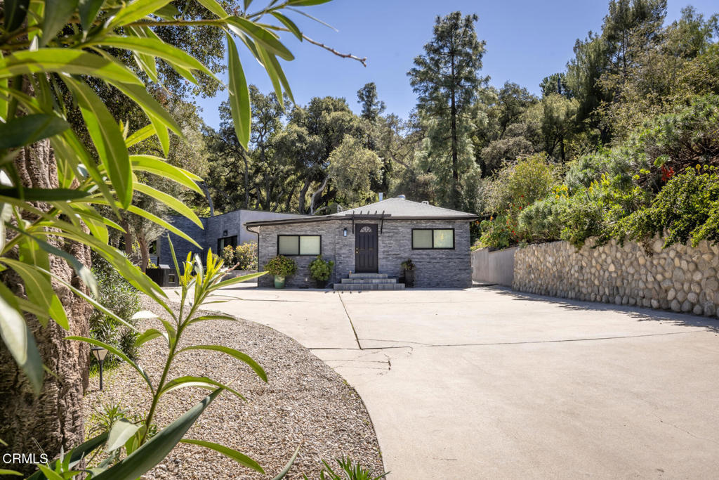 Properties 3 7572 Mcgroarty Terrace