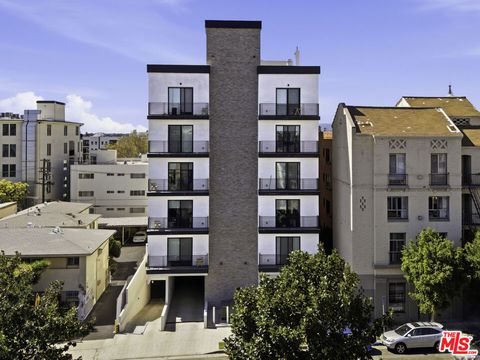 Photo of 845 S Saint Andrews Place #204, Los Angeles, CA 90005 (MLS # 26666709)