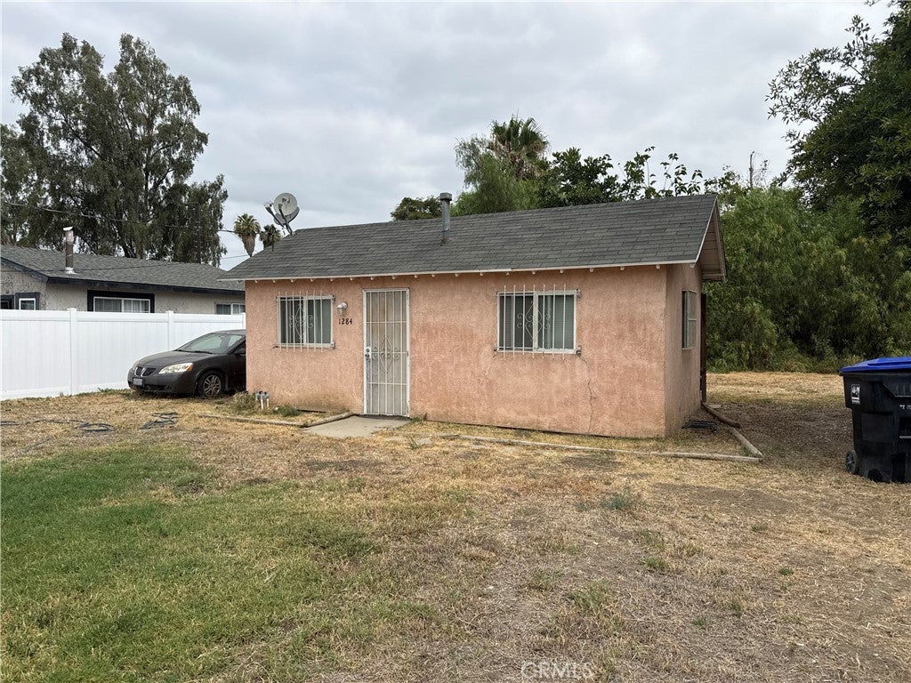 1284 E Laurelwood