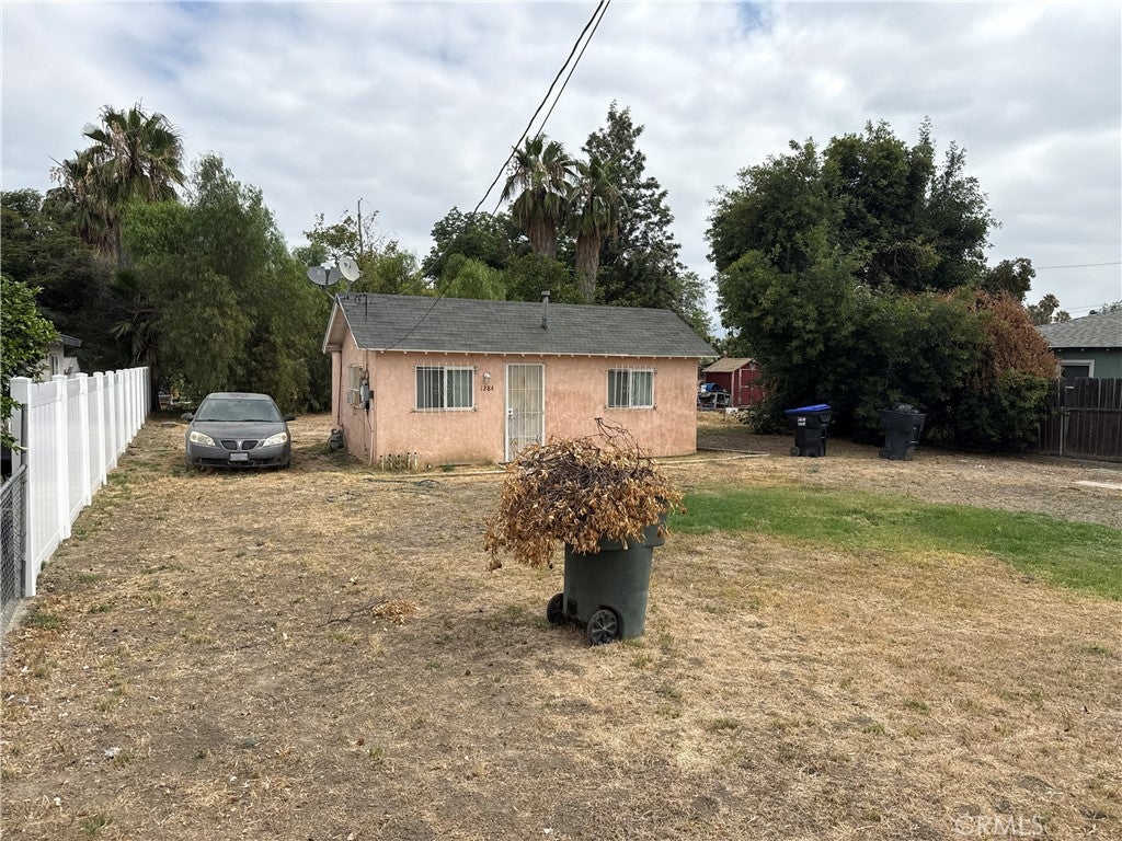 1284 E Laurelwood