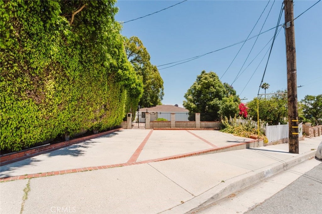 4334 Pennsylvania Avenue, La Crescenta CA 91214
