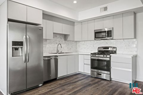 Photo of 11209 Richland Avenue #ph1, Los Angeles, CA 90064 (MLS # 26650059)