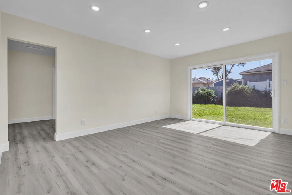 1716 W Piru Street