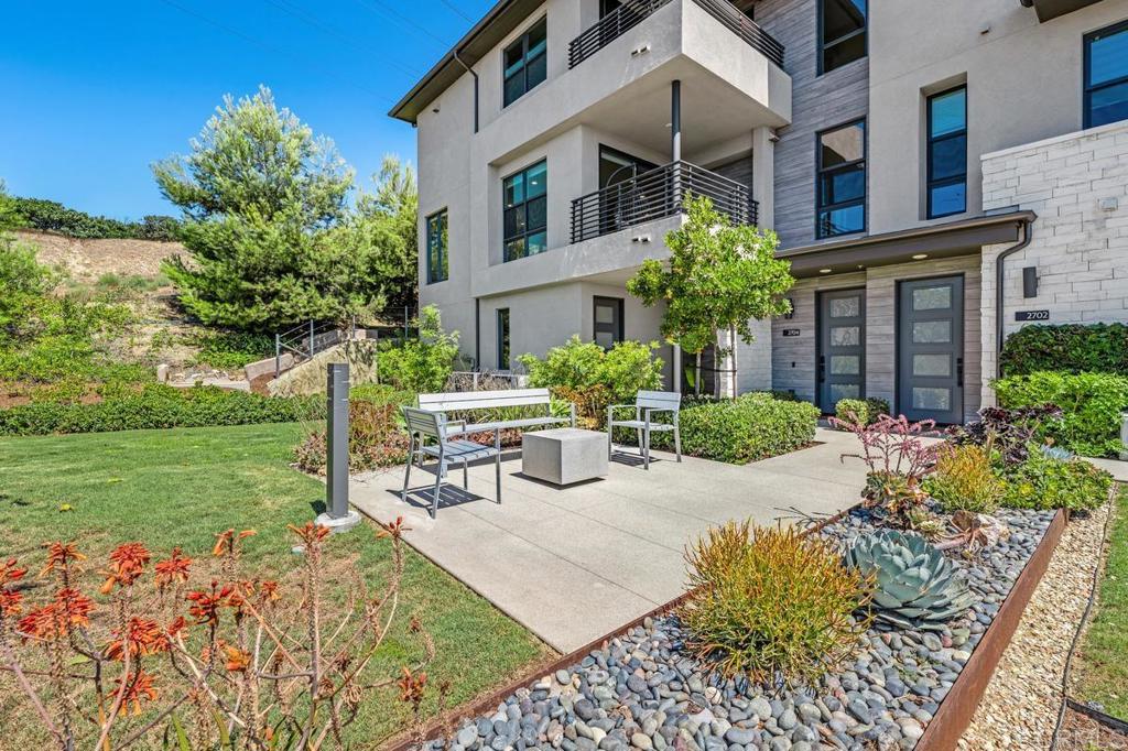 2706 via alta place