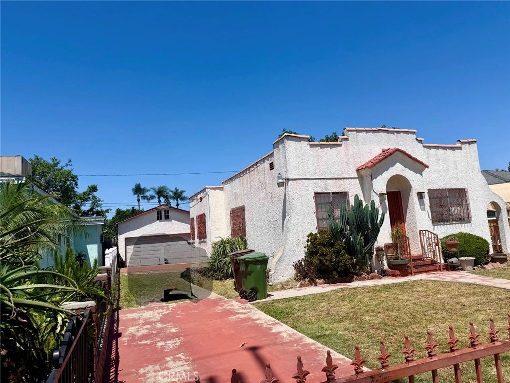 Photo of 1317 S Temple Ave, Compton, CA 90221 (MLS # MB25239789)