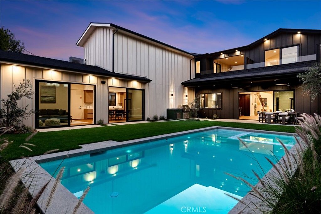 Photo of 4018 Coldwater Canyon Avenue, Studio City, CA 91604 (MLS # SR25274753)