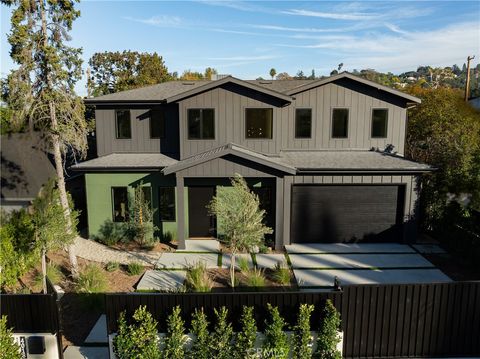 Photo of 4018 Coldwater Canyon Avenue, Studio City, CA 91604 (MLS # SR25274753)