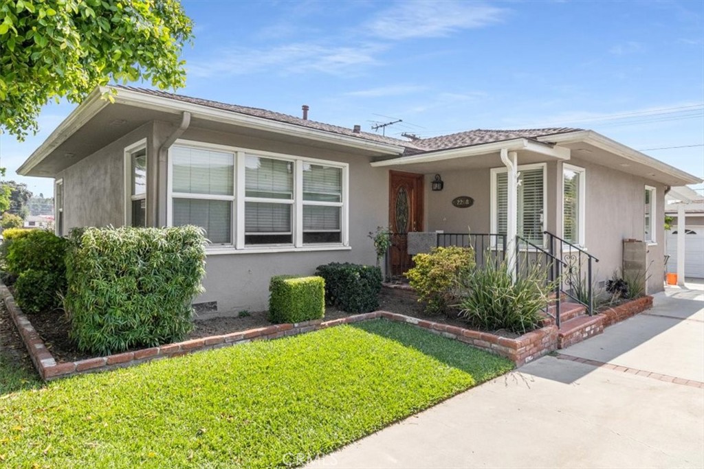 Properties 2 2208 Whitney Drive