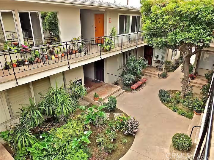 307 Cherry Avenue 6