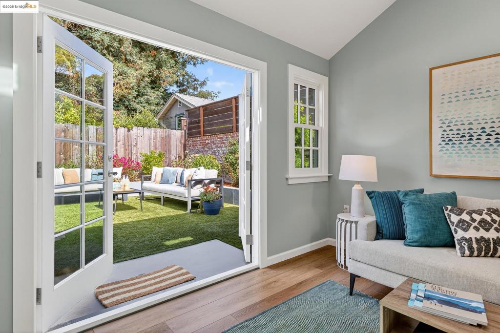 NORTHBRAE - Residential