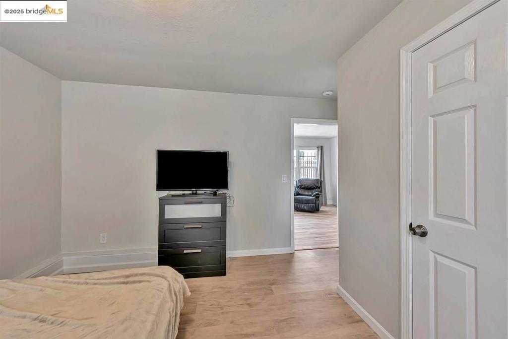 DOWNTOWN - Residential Lease