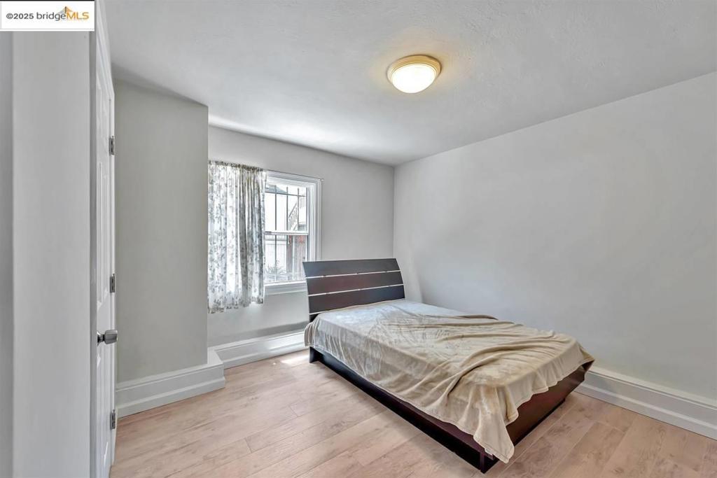 DOWNTOWN - Residential Lease