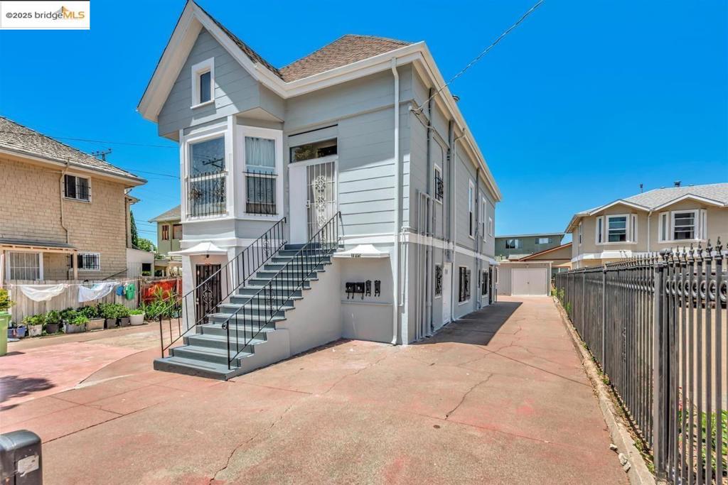 DOWNTOWN - Residential Lease