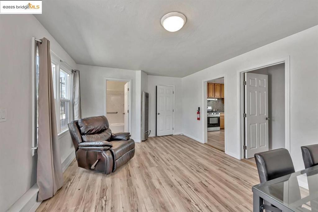 DOWNTOWN - Residential Lease