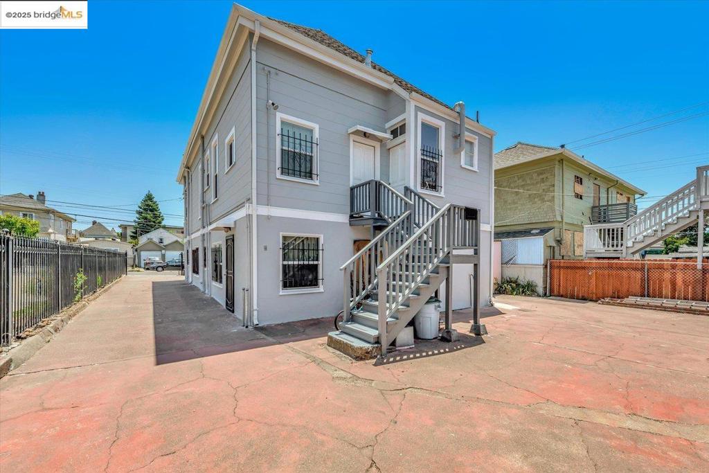 DOWNTOWN - Residential Lease