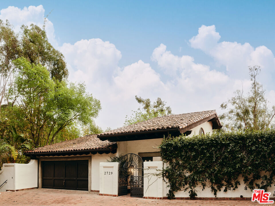 2729 Nichols Canyon Road