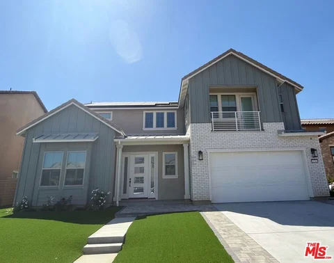 MLS: 26858435