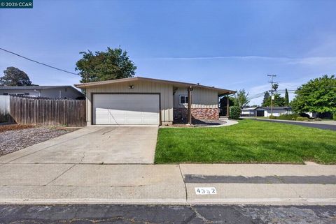 Photo of 4352 Cheltenham Ct CT, Concord, CA 94521 (MLS # 41135924)