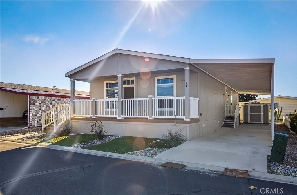 1300 W Menlo Avenue 94