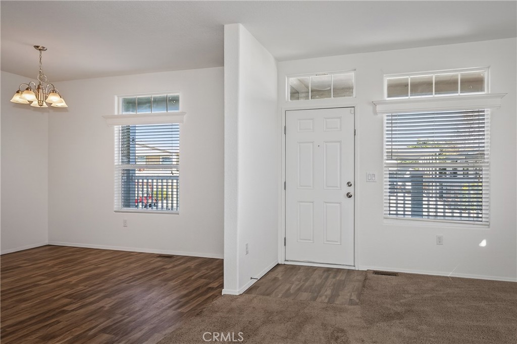 1300 W Menlo Avenue 94