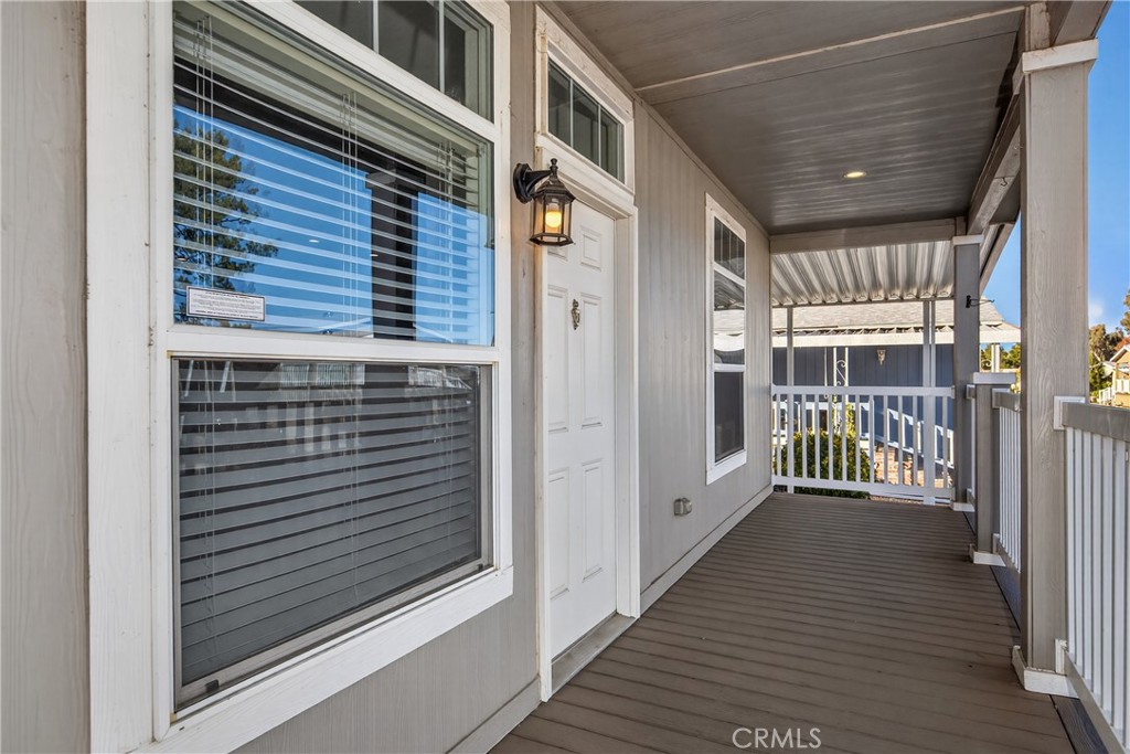 1300 W Menlo Avenue 94