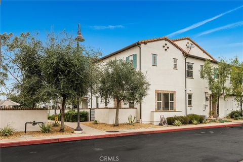 1213 El Paseo Lake Forest CA 92610