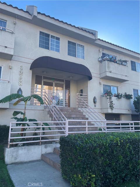 Photo of 14758 Magnolia Blvd Blvd #104, Sherman Oaks, CA 91403 (MLS # CV26186181)