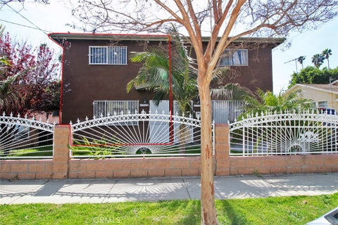 Photo of 414 E 98th Street #B, Inglewood, CA 90301 (MLS # SR26123731)