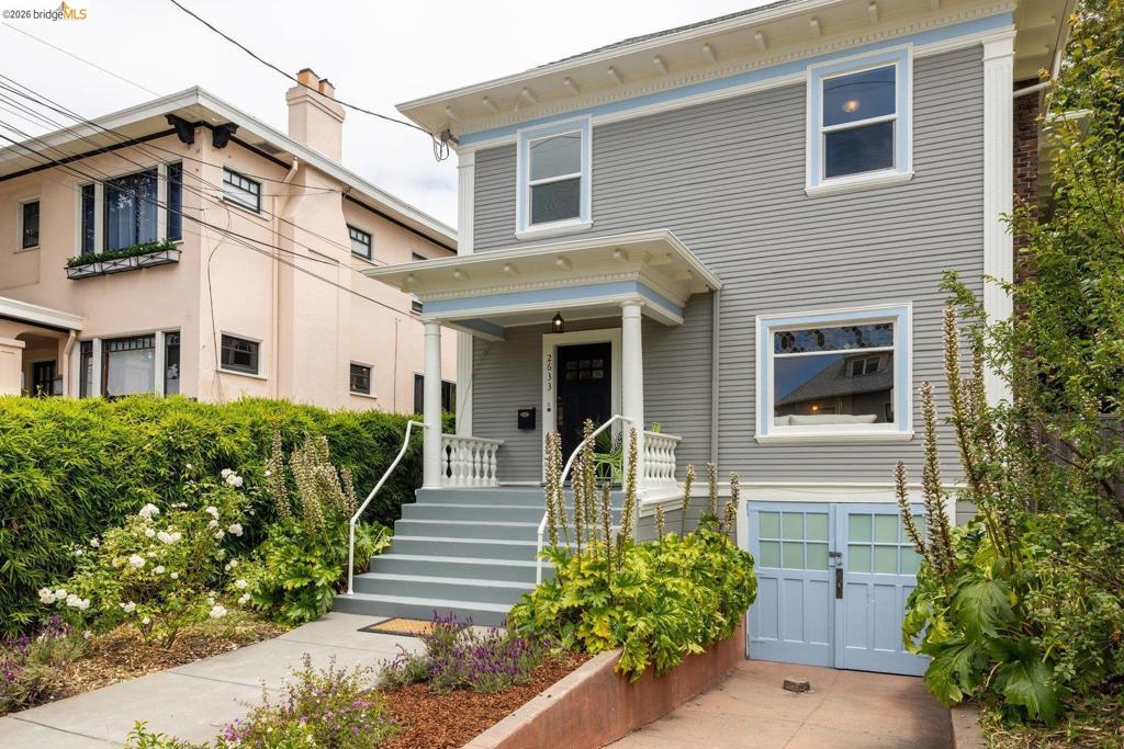 2633 Regent St