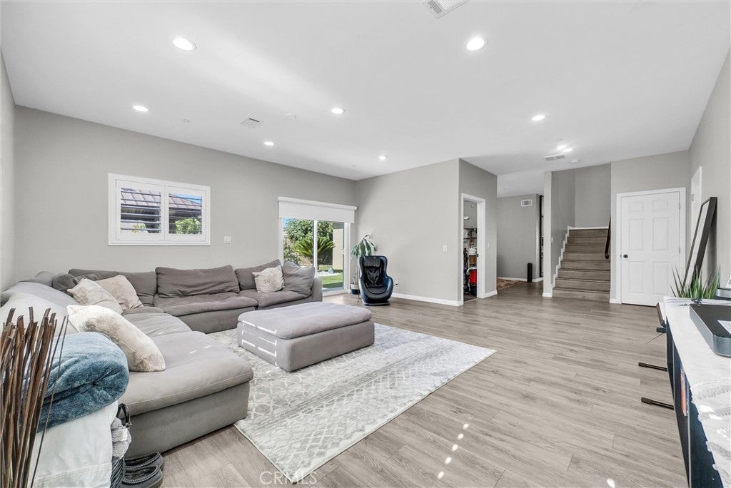 2935 E Walnut